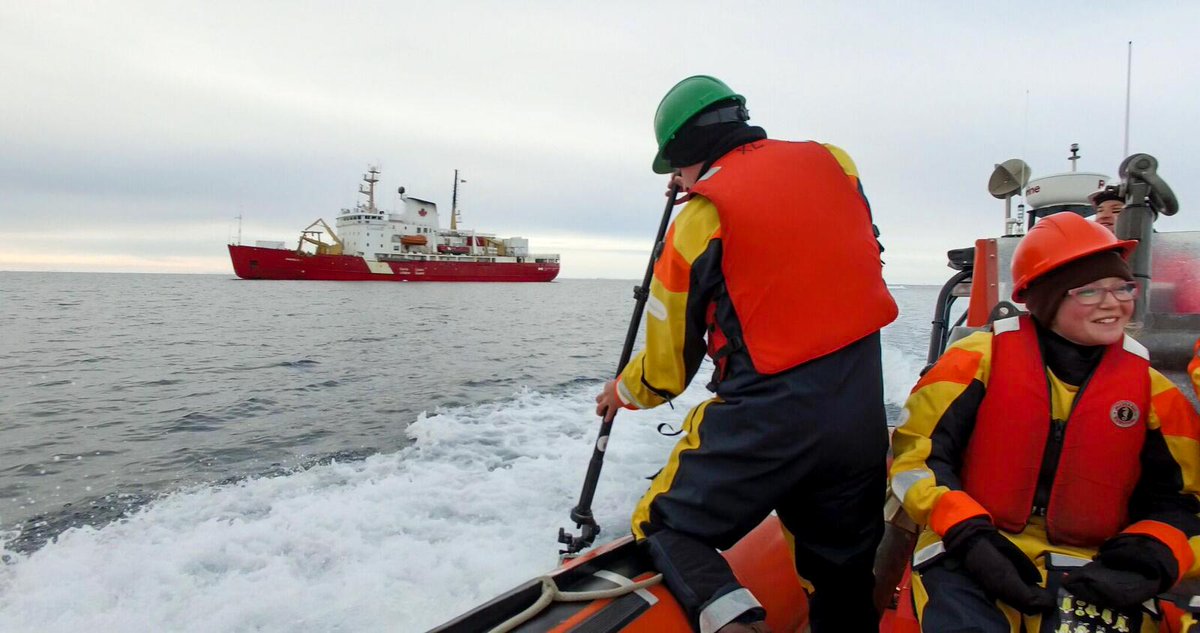 BreakingIceDoc's tweet photo. Director @ChrisPaetkau getting GoPro action shots on the zodiac with Schools on Board students and #actuallivingscientists. #BreakingIceDoc https://t.co/hHJFdrUl83