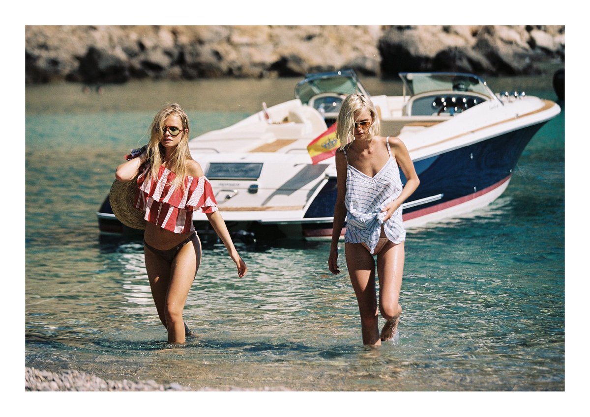 easyboats's tweet photo. Our sexy Chris Craft 28 at @faithfullthebrand Collection – spring 2017 @chriscraftboats #hottieslikesexyboats #yachtcharter #Mallorca https://t.co/tAgqcezElJ