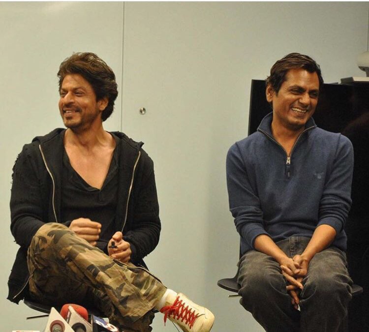ShahRukhKhan_FC's tweet photo. Shah Rukh Khan with @Nawazuddin_S at #Raees #RaeesSuccess press conference https://t.co/YuU3uGsUAJ https://t.co/EQZ4yxMQr9