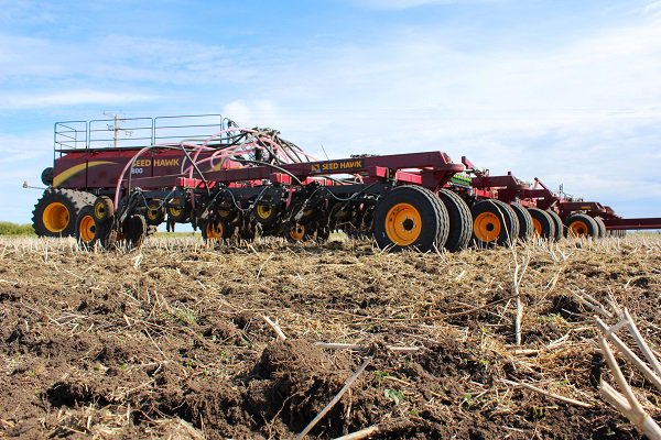 VaderstadNA's tweet image. How do you spell #Innovation? FenixIII. See here how @SeedHawk wants you to be #FirstInField ow.ly/iURT308JBbu