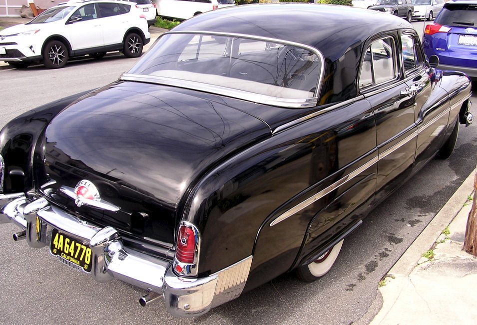 Mercomatic's tweet photo. 1951 #Mercury #SportSedan; although the #Mercomatic transmission debuted in 1951, this car has the manual setup with #Touchomatic overdrive https://t.co/fyjEyKYWqy