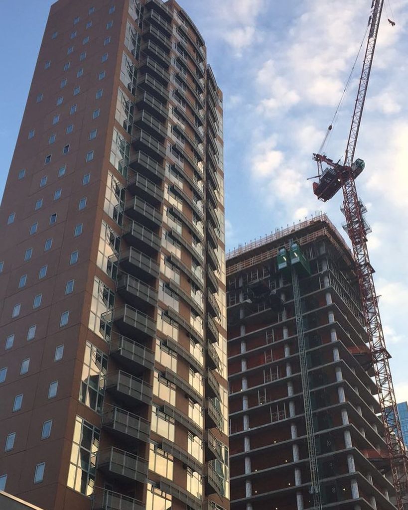NikkiBeauchamp's tweet photo. Looking up at #205East59th and #205E59 #midtownluxurycondos #nbphoto #luxuryhomes https://t.co/ic9tpwoiQP