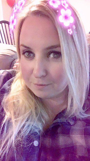 Haha! SnapChat filters are funny https://t.co/Genf1zWccx<a href="/tag/xlgirls"class="tags"><span>#xlgirls</span></a><a href="/tag/bighands"class="tags"><span>#bighands</span></a>