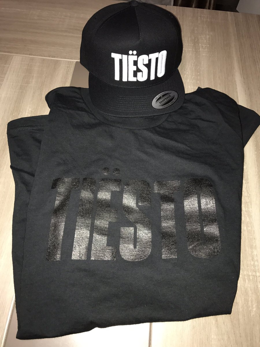 🙌🏻🙌🏻  RT @tiesto5475: Hi @tiesto I received your new collection top 😉🙌🏻 https://t.co/htDbXDJE7r