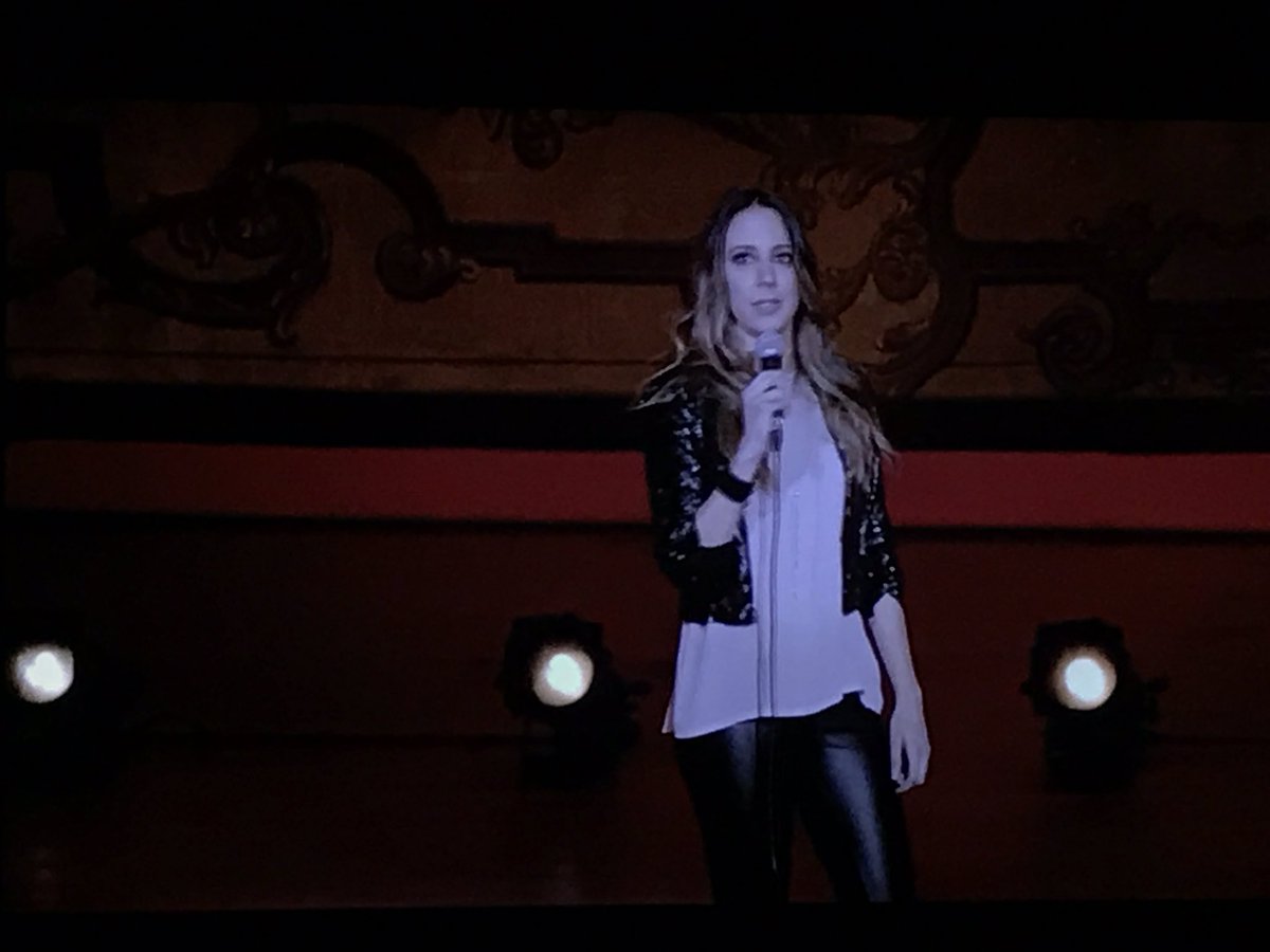 sammyworlds's tweet photo. Disfrutando de una buena #comediante #mexicana @sofianino muy muy #buena y #preciosa https://t.co/vAeJJcjc9s