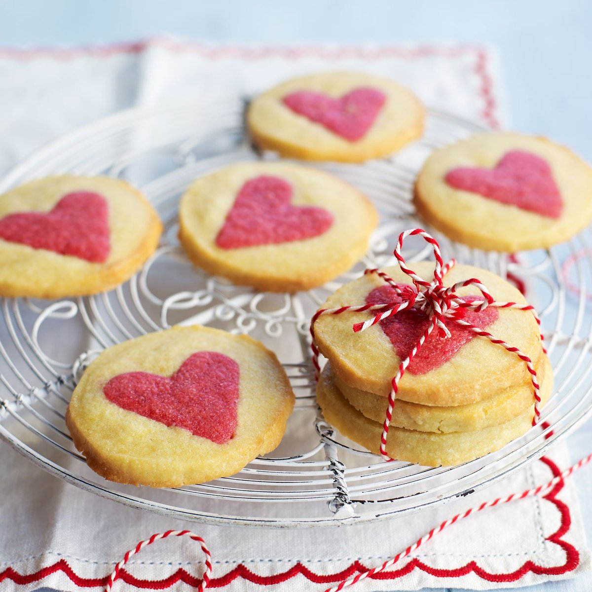 bbcgoodfood's tweet photo. How to make slice-and-bake Valentine's biscuits: https://t.co/nCrFqKic43 https://t.co/c7TL9zM8iX