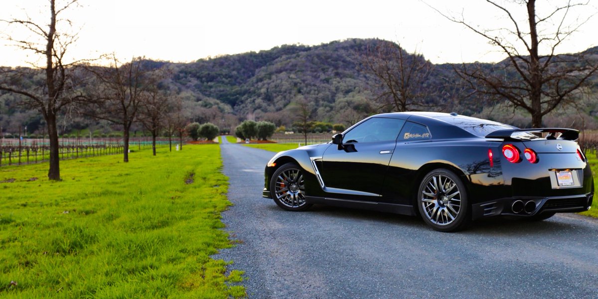 NissanUSA's tweet photo. Composure. #Nissan #GTR #OMGTR - Photo: JJ J. https://t.co/IfGoUhP0Gw