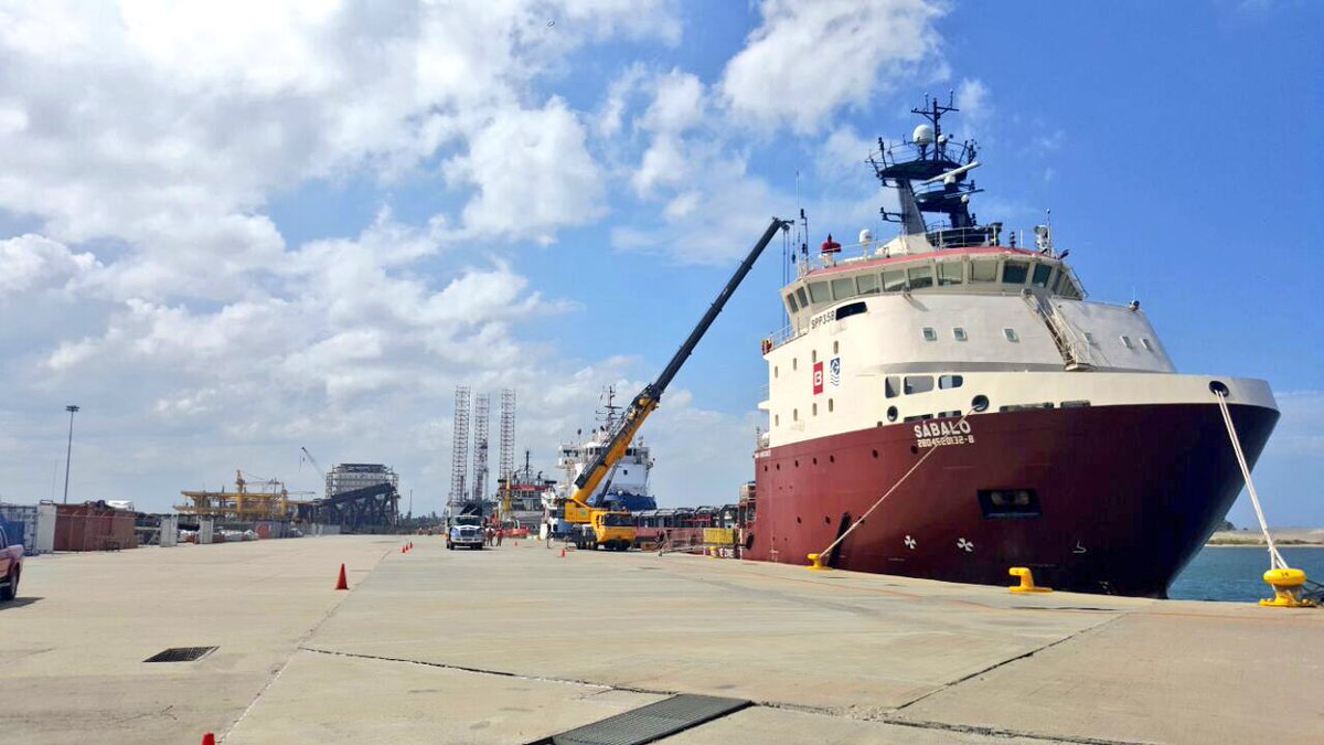 puerto_dosbocas's tweet photo. Fotos| actividades de hoy lunes en muelles de la #TerminalDeUsosMultiples #GerenciaDeOperaciones @maservinh1 @paco_berdon https://t.co/yF58ZxWMPF