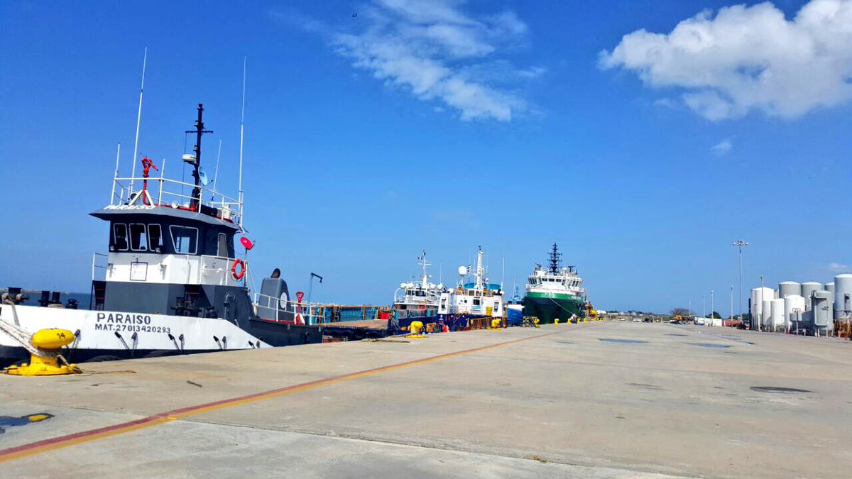 puerto_dosbocas's tweet photo. Fotos| actividades de hoy lunes en muelles de la #TerminalDeUsosMultiples #GerenciaDeOperaciones @maservinh1 @paco_berdon https://t.co/yF58ZxWMPF