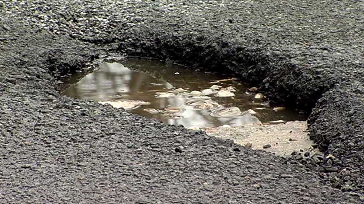 4PotholeFix's tweet photo. Spring isn't too far away -- and it's time to start tracking the Washington region's worst potholes! Tweet us with pictures and location! https://t.co/tY2plnwqtR