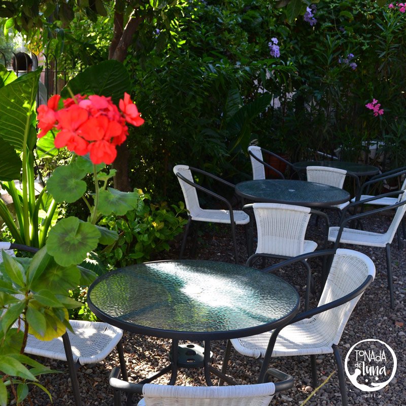 tonadaluna's tweet photo. Desconéctate por un segundo del estrés del día a día, y ven a relajarte en nuestra rica terraza ... https://t.co/spqJki4C0N