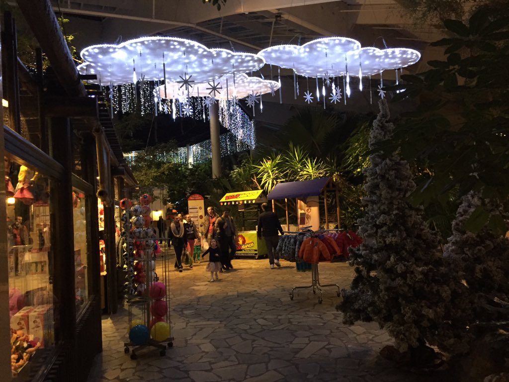lenoblevincent's tweet photo. Cool le #WinterWonderland de @CPHautsBruyeres 🎉❤️ https://t.co/df5h5uFvlf