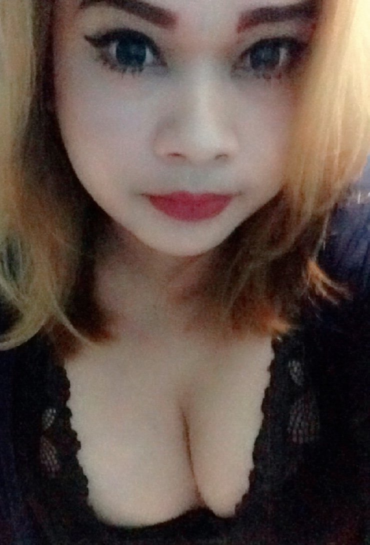 Rika240884's tweet photo. Hai #shemalelovers ,,
Khususnya yang di tanjungpinang/Batam..
Yuk ngerasain sensasi emutan manjah dari aq.. #bokingan #ladyboy #waria https://t.co/0B1379GQwo