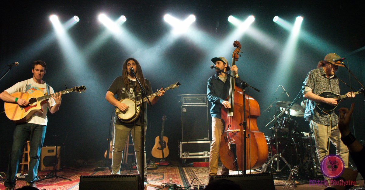MusicMarauders's tweet photo. @Books4Wooks' "Bands To Watch Out For" featuring an interview with @Dwellergrass https://t.co/WxH3pxxdof #MusicMarauders https://t.co/yU9RLcYdsa