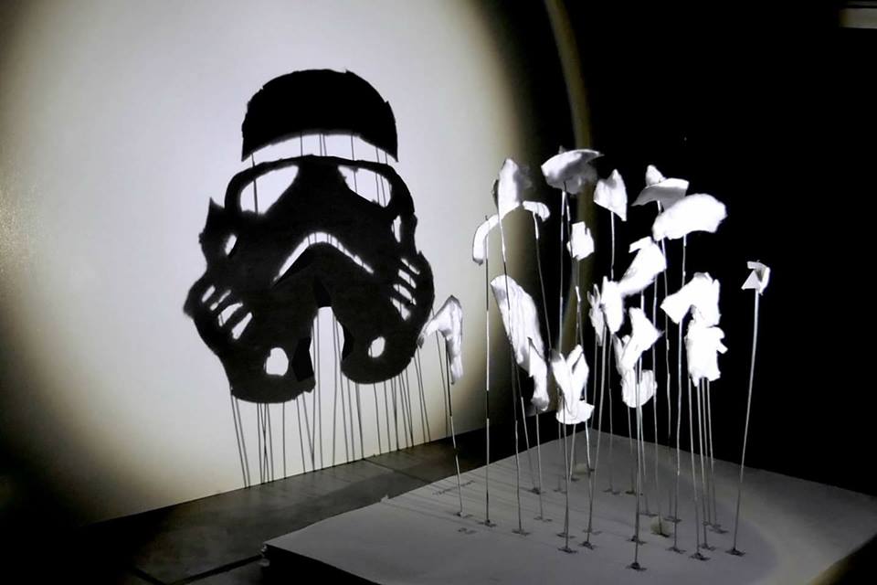 Dewmox's tweet photo. Si usted es fanático de #StarWars esto le va gustar. #RedHongYi juega con sombras y crea esta galería de la saga. https://t.co/skbNPGoHYG
