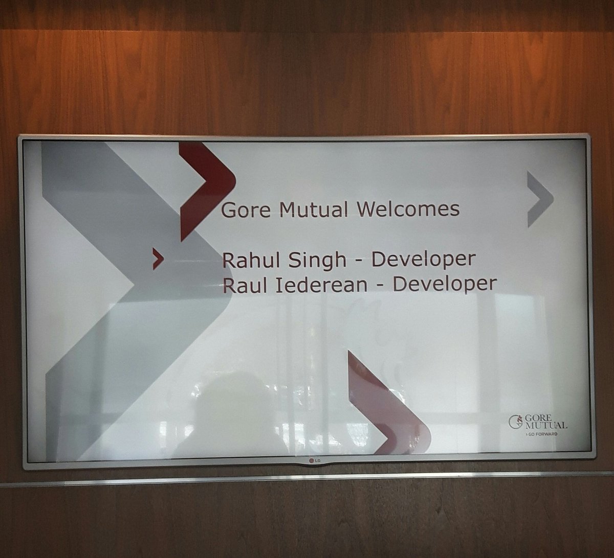 AtGoreMutual's tweet photo. Excited to have 2 new team members joining Gore today! Welcome! #LifeAtGore #GoreMutual #MakeYourMark https://t.co/9ppIOhP6cR