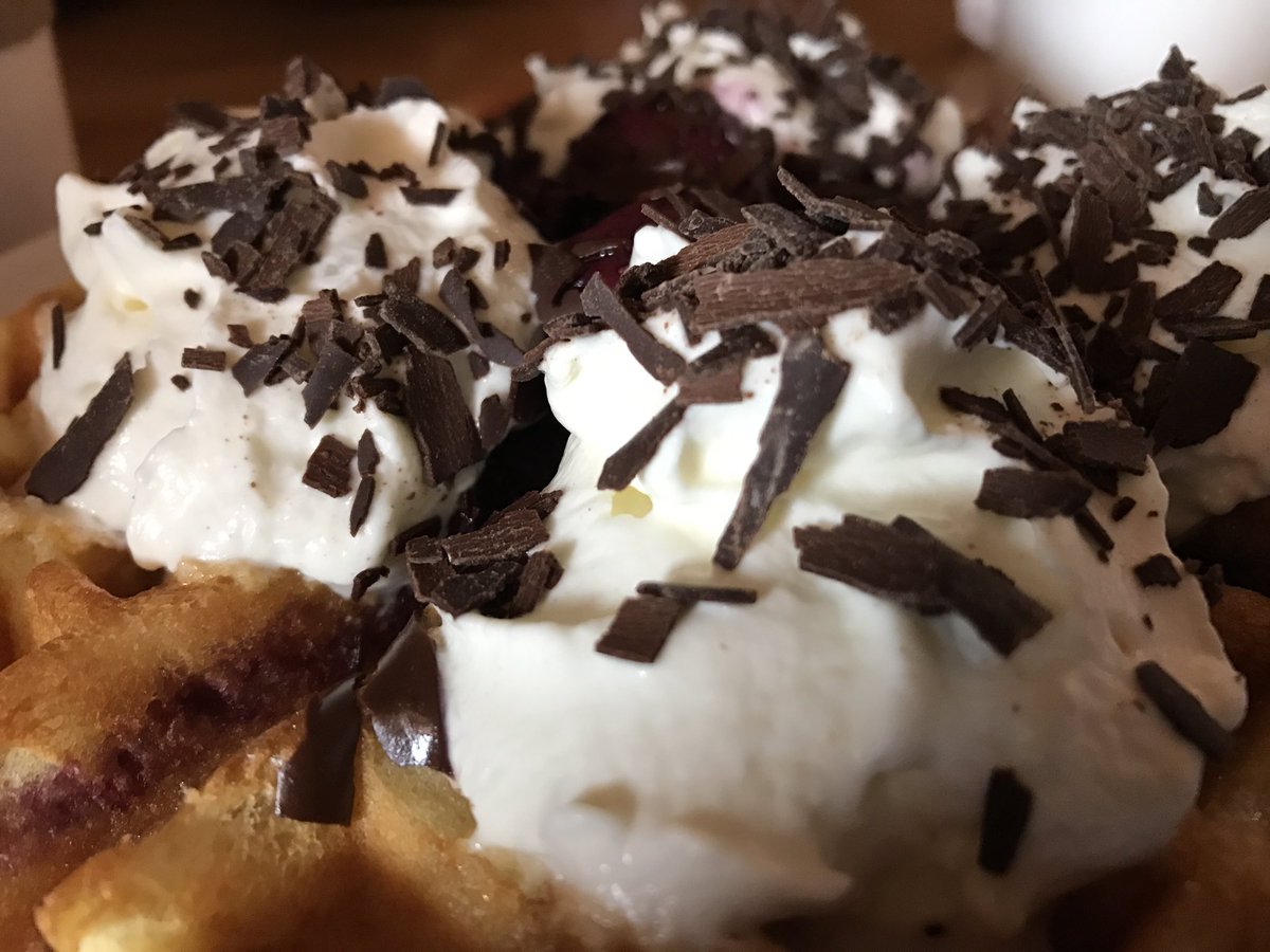 womblesbleed's tweet photo. Earned an amazing waffle @WhistlerBlckcmb #crystalhut https://t.co/NoY4yPGd8D