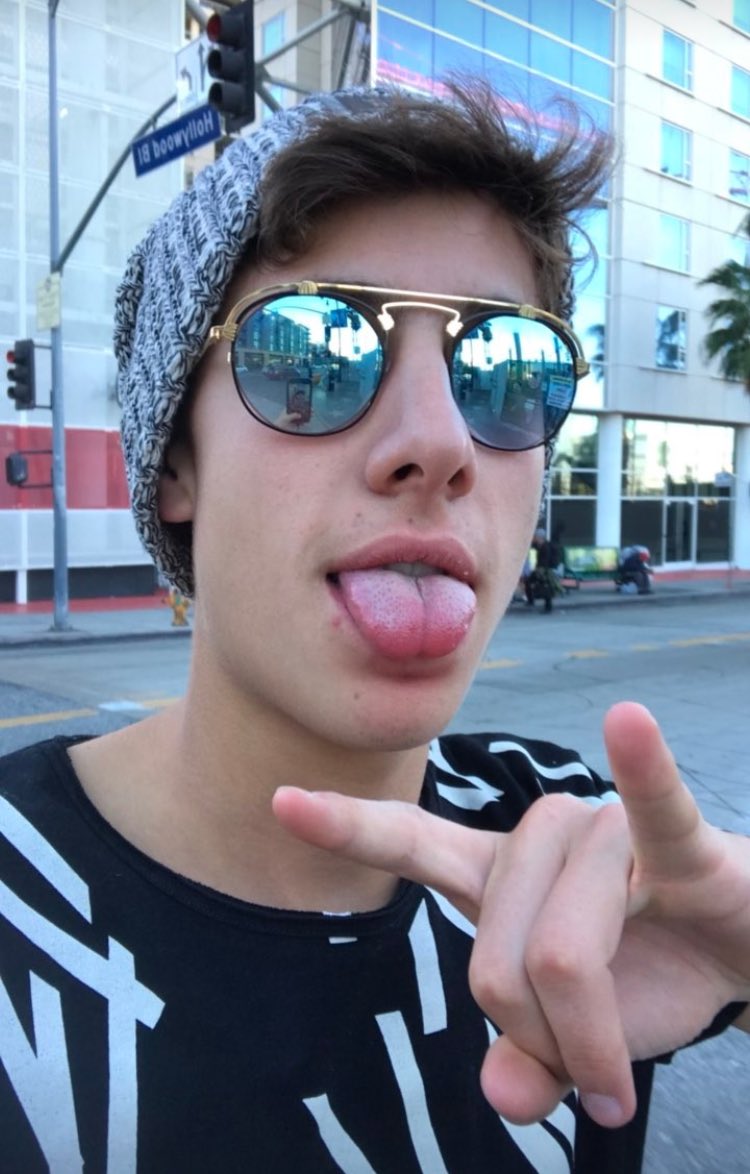 SwagToBelieve's tweet photo. RT si quieres que gane❤ #KCAEstrellaLatina #JuanpaZurita https://t.co/DkFnCM5Dw2