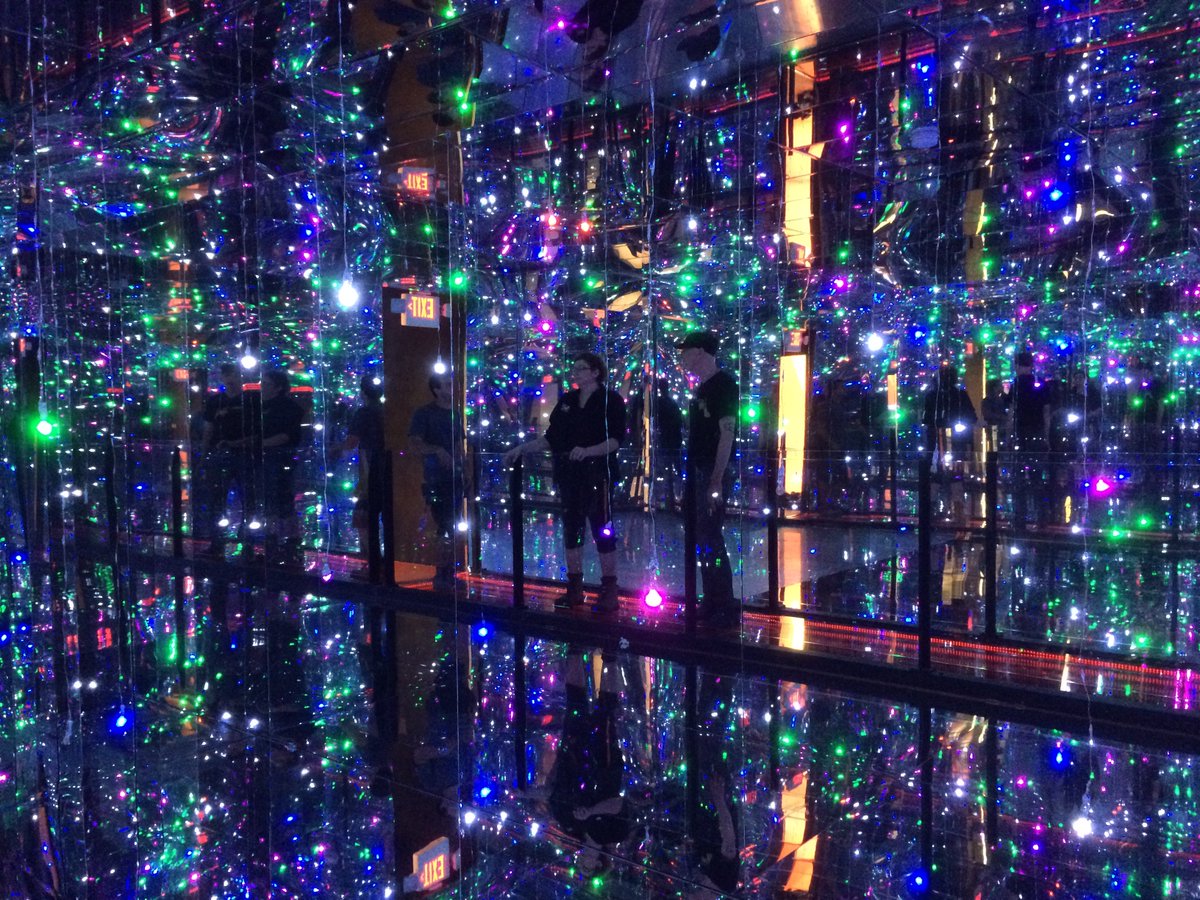 ExhibitsBold's tweet photo. #lightroom #exhibitiondesign #mystical on the outside and #magical on the inside. @Metropolis #lights #mirror #CustomerExperience https://t.co/sqPPWi0JXL