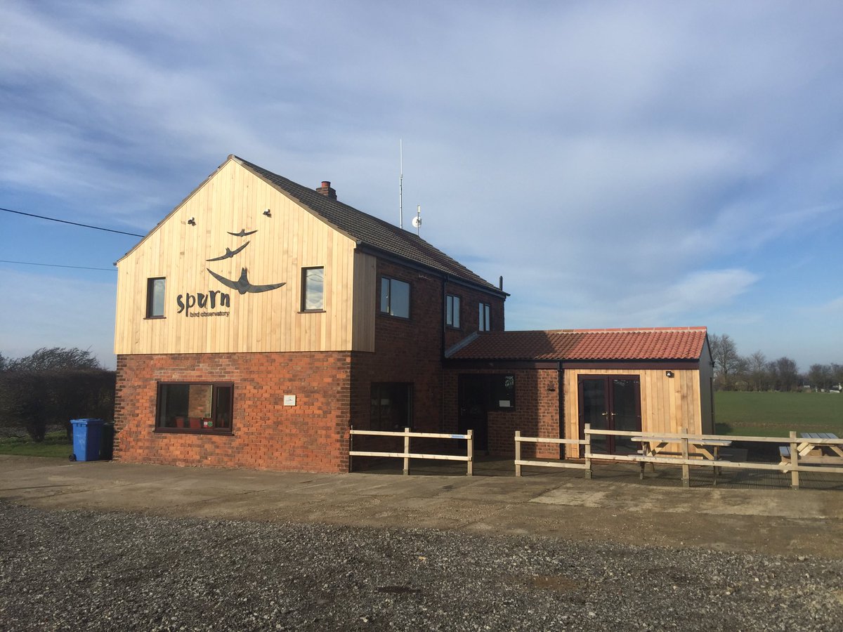birdobs_council's tweet photo. Great visit to see @spurnbirdobs this afternoon - A superb new Obs building.  A fantastic effort from all involved in its creation. https://t.co/Xo57DM5Zq1