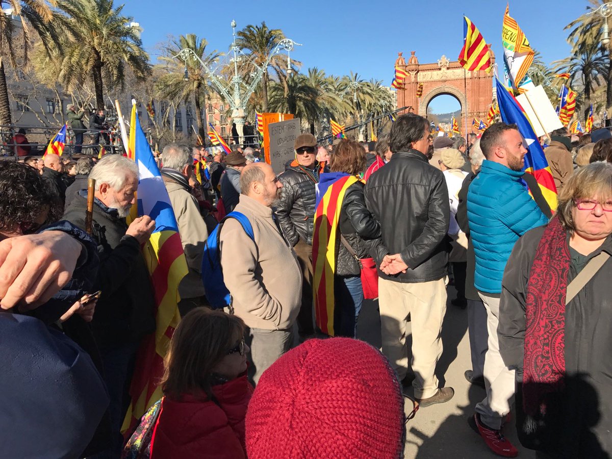 GMI_Vilobi's tweet photo. Acaba un nou dia històric per #Catalunya i la seva lluita X la llibertat. #ViscaCatalunyaLliure!! #VilobixlaIndependencia @assemblea https://t.co/I9tncYtium