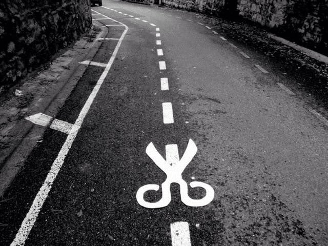 thestartforart's tweet photo. Super creative example of street art! https://t.co/wAiQp5kv5D