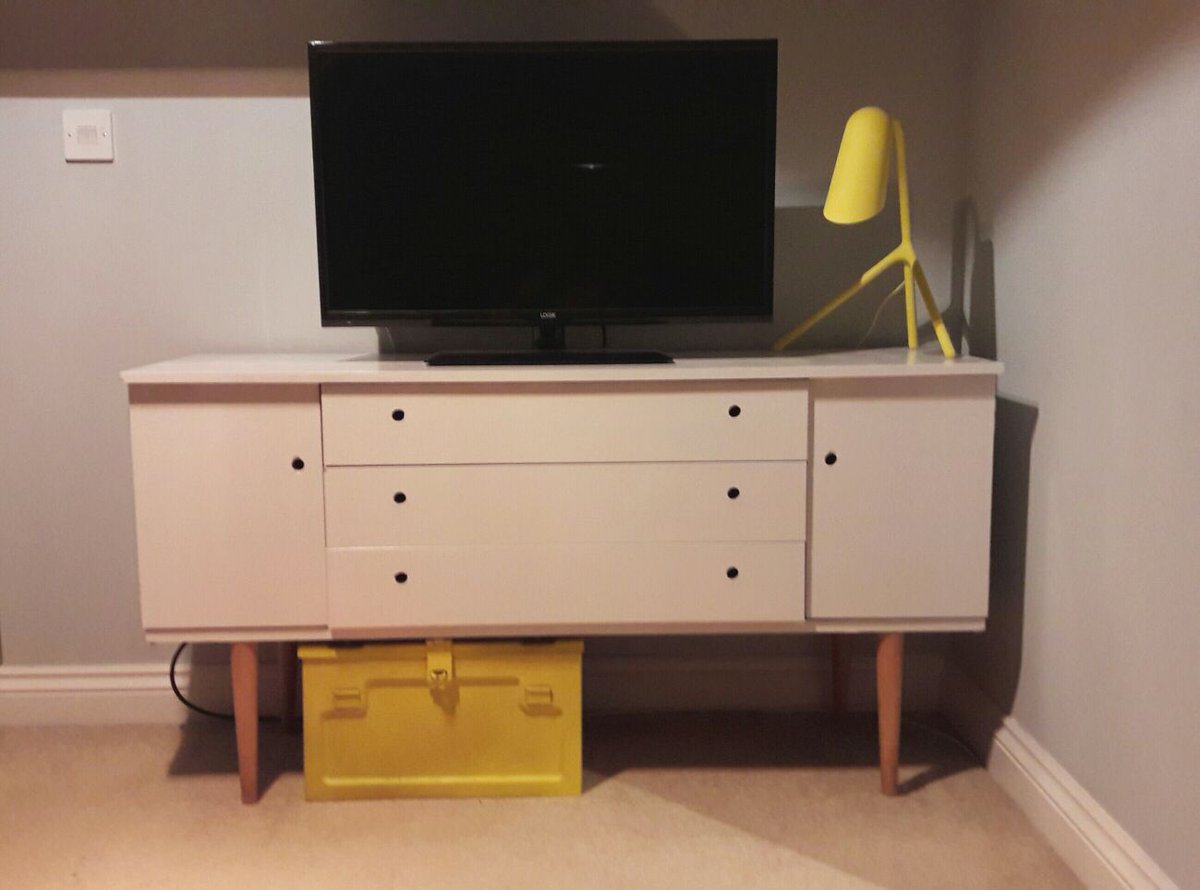 cukoon's tweet photo. Pretty chuffed with our #upcycled unit...lick of paint and sanded down legs #ecocreatehour #reuse #create #fresh #retro https://t.co/P1Ng3RjE2D