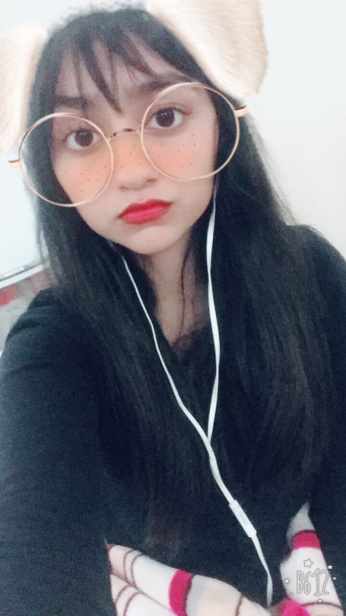 Lina_jki's tweet photo. #ARMYSelcaDay @BTS_twt with my bias jungkooki #arabarmy #LiKook https://t.co/8PBVCYtbdG