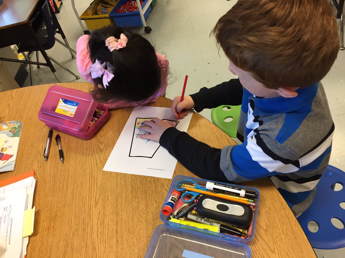Seylargrade1's tweet photo. Working together to learn about perseverance in room 3. #takespride #seylar @Seylar_ES @PennridgeSD https://t.co/Tf2wOGSiFT