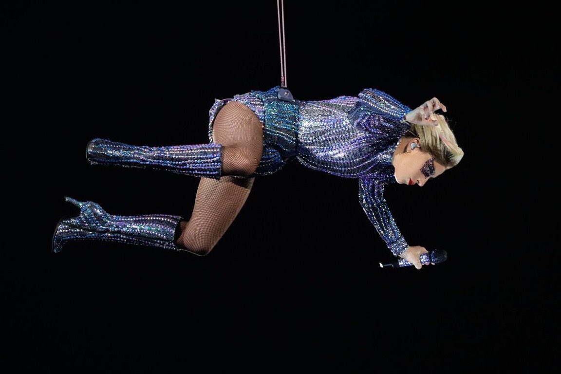 DatingOurselves's tweet image. Arriving to every future Tinder date like