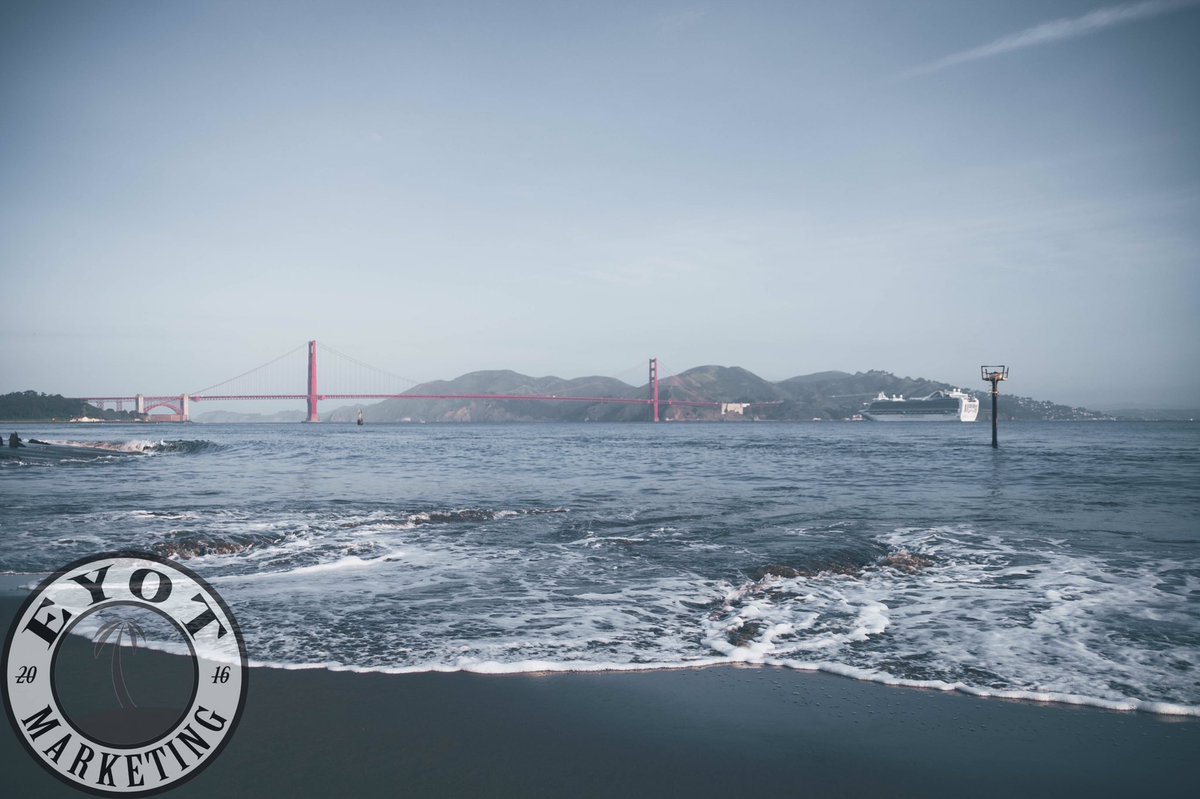 #MondayMotivation Reach for the sky. 🌁 #sf #bayarea