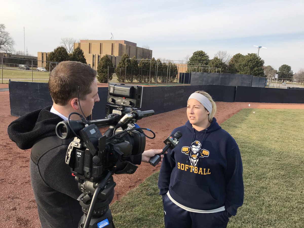 ToledoSoftball's tweet photo. .@KirkNawrotzky stopped by practice today to preview our season that starts in FOUR DAYS! #GoRockets #BeatUNI https://t.co/JQN7cLRkAD