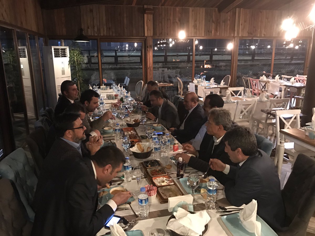 BirlikVakfıKonuğu <a href="/BurhanKuzu/">Prof Dr Burhan Kuzu</a>, Şube Bşk <a href="/Bekirasri/">Av.Bekir ASRİ</a>, AKParti il Bşk <a href="/rizasumer/">Av.Rıza SÜMER</a> ,AKParti Milletvekili <a href="/avmustafakose/">Av. Mustafa KÖSE 🇹🇷</a> akşam yemeğinde ağırladık