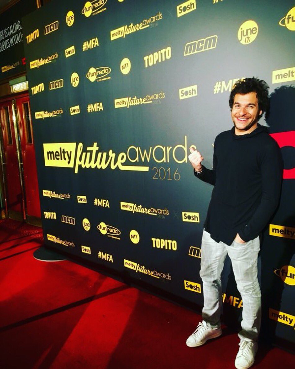 samama_muriel's tweet photo. @Amir_Off c'est fou en 1an...
#MFA2016 tu chantais #JAiCherché que peu de gens connaissait
#MFA2017 #AuCoeurDeMoi double disque de platine🙌🏻 https://t.co/eSeca4O9Ws