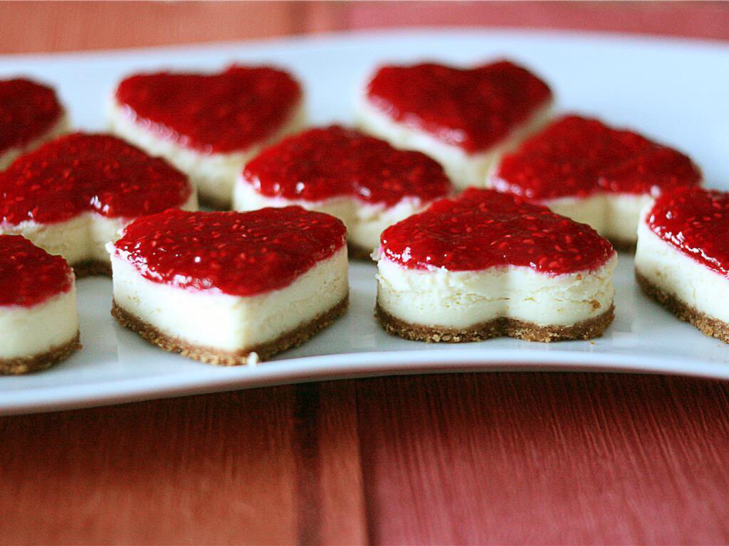 Trazlersgal's tweet photo. Check out this recipe on #SideChef! Raspberry Cheesecake Bars https://t.co/L3BYULIxXq #foodie #recipe https://t.co/nrY6LGfWD7