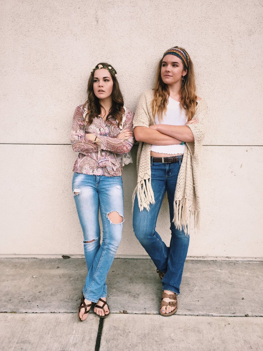 ashtendibbs's tweet photo. #wofo &amp; #hippyday ...I'd say this week was pretty lit 💕🎉 https://t.co/k8wmbngFFm