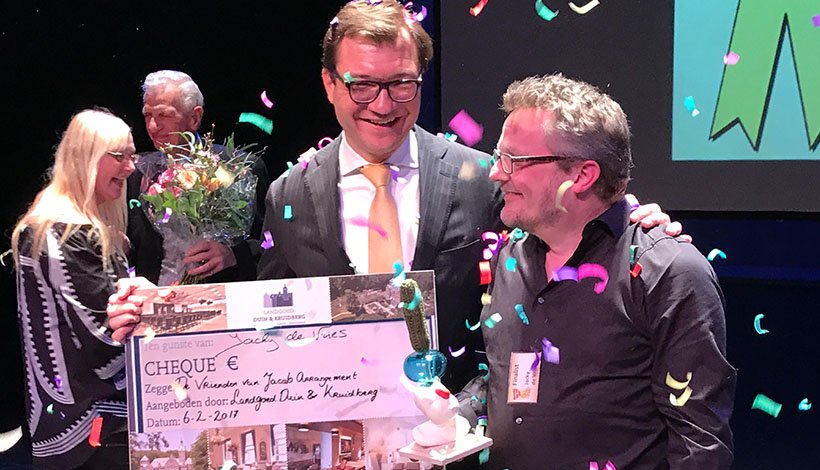 NHNieuws's tweet photo. Jacky de Vries (@Roetz) is vanavond uitgeroepen tot IJmonder van het Jaar https://t.co/C1adOl51zI https://t.co/0ox5cE79G8