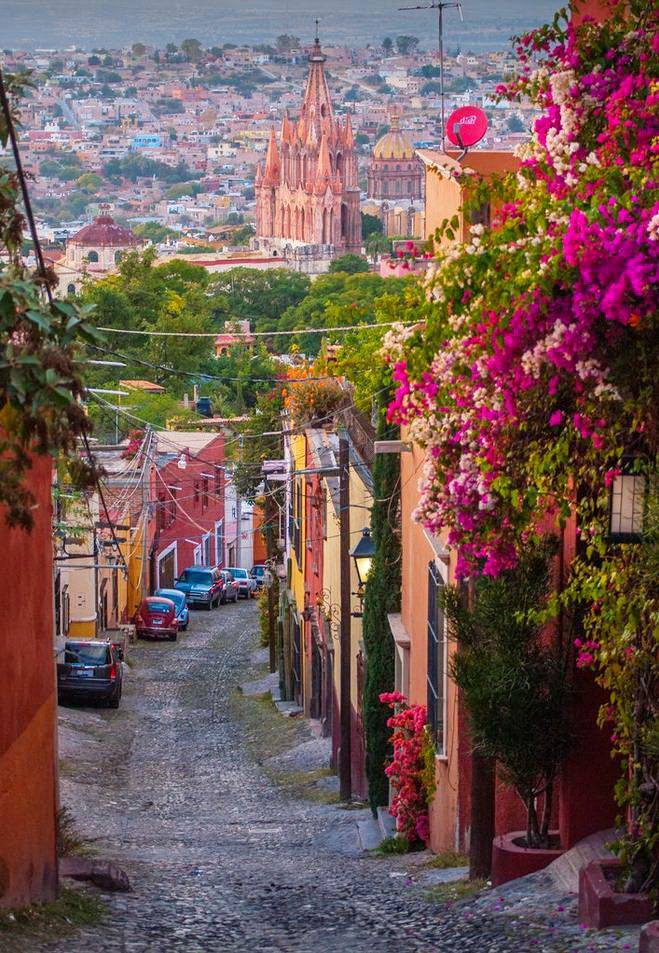 L515GP's tweet photo. San Miguel de Allende, #Guanajuato #Mexico . https://t.co/rgk2SUyiti