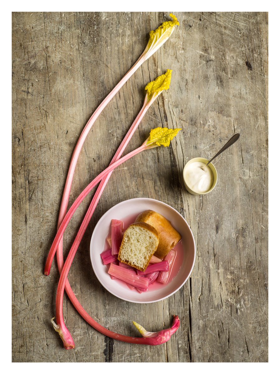 Rhubarb, rhubarb, rhubarb. @belmondlemanoir  <a href="/raymondblanc/">Raymond Blanc</a> <a href="/bloomsburycooks/">Bloomsbury Cooks</a> #lemanoir <a href="/BenoitBlin_MCA/">Benoit Blin MCA</a>