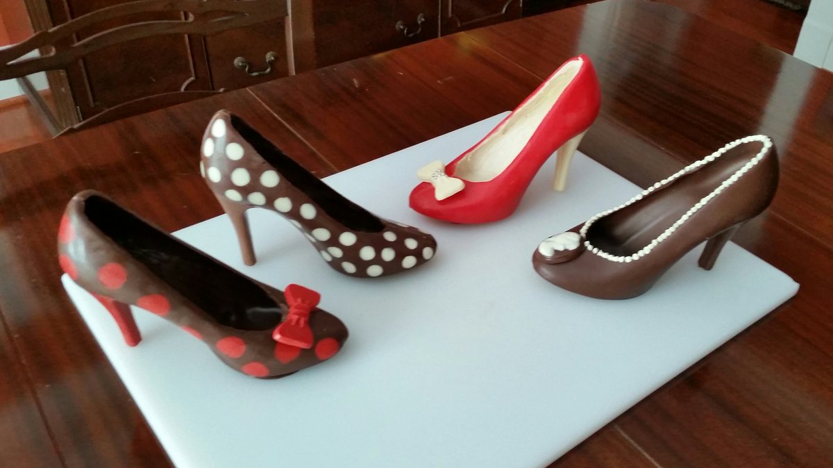 p4shee's tweet photo. I made chocolate shoes. My contribution to The Choc Affair. Got your tks? #chocolateaffair #jmamcadiz @jmammuseum https://t.co/YkYHW8mcTn