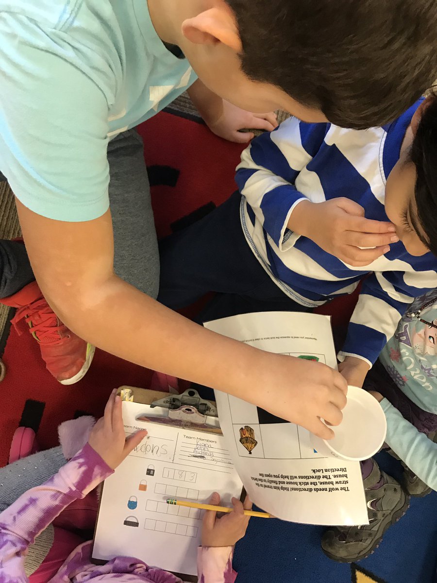 patriciaeyer's tweet photo. @WOSnews #msrossiwos #mrsyelinwos #msbookmanwos students thinking critically problemsolving, working collaboratively...having so much fun! https://t.co/bSaAKDab5n