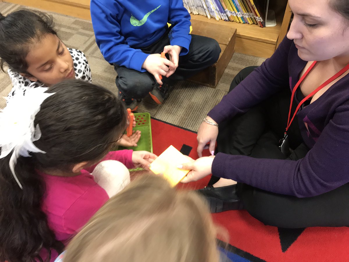 patriciaeyer's tweet photo. @WOSnews #msrossiwos #mrsyelinwos #msbookmanwos students thinking critically problemsolving, working collaboratively...having so much fun! https://t.co/bSaAKDab5n