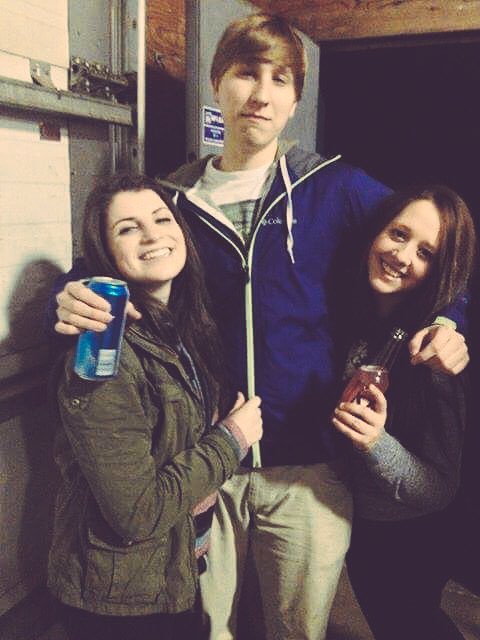 vboniface's tweet photo. Happy 19 birthday to the life of the party, I couldn't choose just one pic!! enjoy being legal &amp; have a great day Justin 🍻🎉❤️ https://t.co/yNfbaBpyKA