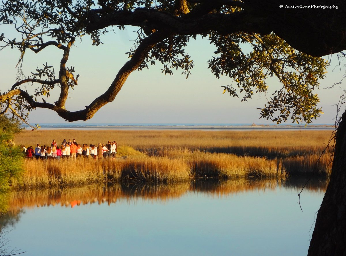 MurrellsInletPh's tweet photo. #GirlsChrysalis singing together this evening at #sunset in #CherryGrove, SC just before Closing service #FlyWithChrist #Flight50 #Chrysalis https://t.co/iT8uNg7OYU