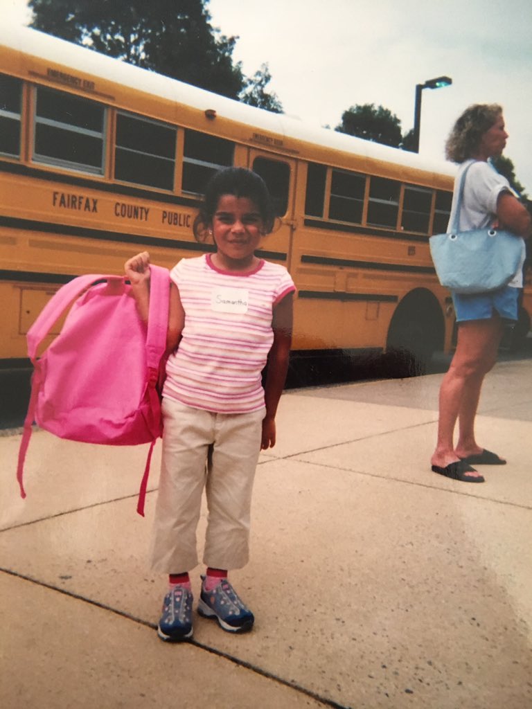samanthariveroo's tweet photo. First day of kindergarten and first day of senior year!!!๐ #yayfinally https://t.co/lpX39JppMD