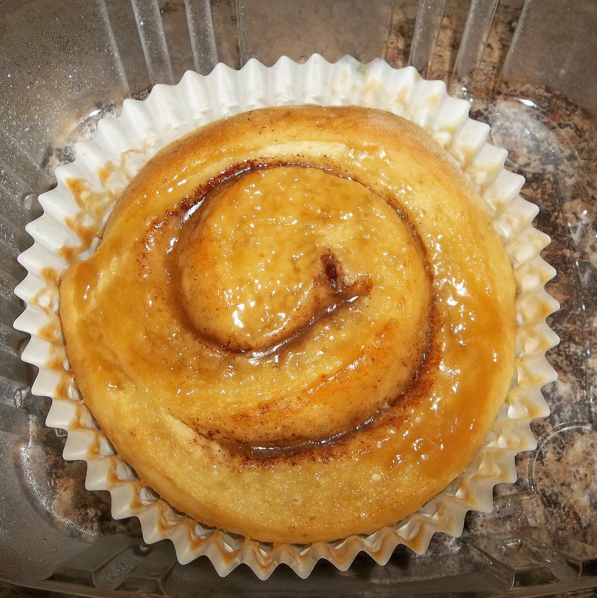 lbbakerystl's tweet photo. Mama Bear's Gooey #Caramel rolls - a perfect microwaved treat for breakfast AND dessert! #lbbstl #laughingbearbakery https://t.co/YQQVS4Xaqh