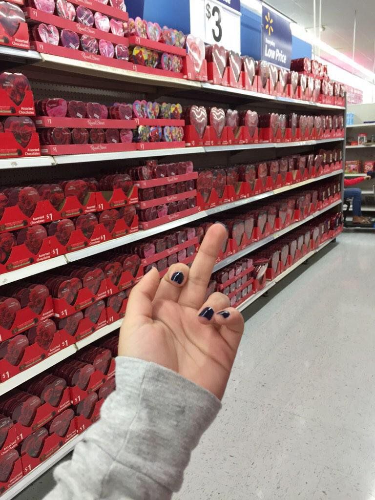KimLastimos's tweet photo. Valentine's day is so FUCKING SHIT 🌵🌵 https://t.co/Wp2OPRixh9