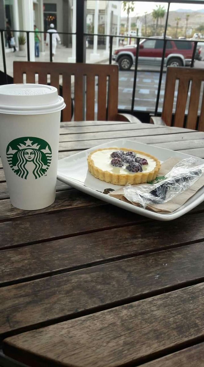 CastroAngel123's tweet photo. #StarbucksForLife  good time!!! https://t.co/XxyTj1z9u3