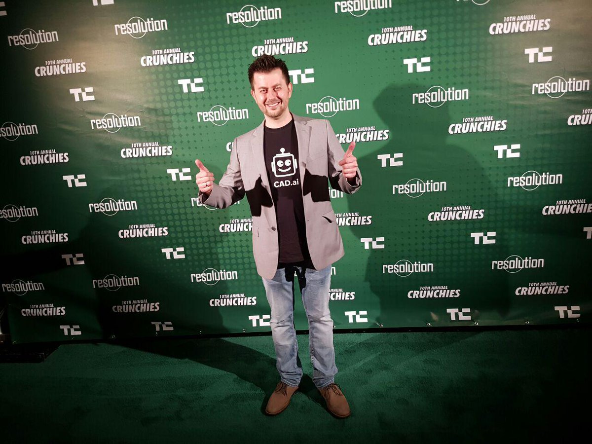 getcadai's tweet photo. On the green carpet! #Crunchies begins 🙂#tech #awards https://t.co/hJB2Heg4GI