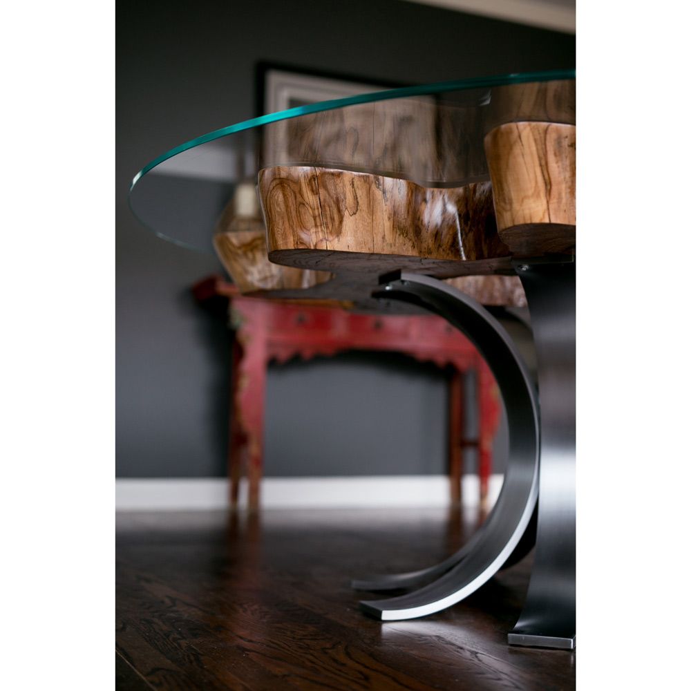 maggierifeponce's tweet photo. On the blog today: Full shoot of this beautiful work of art--a one-of-a-kind table by Rohan Ward. https://t.co/hqnOSkgoDu https://t.co/8S9IqdxQlL